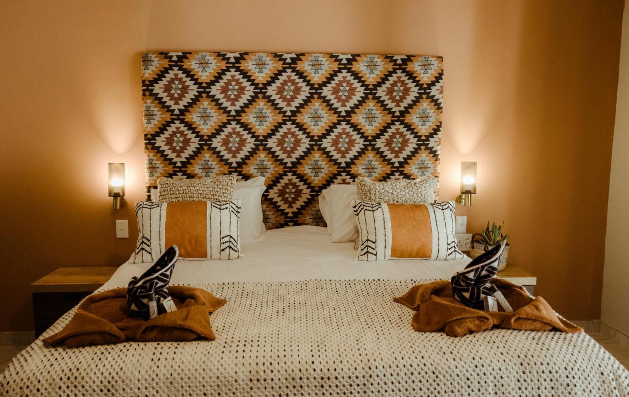 Out Of Africa Town Lodge Otjiwarongo Exterior foto